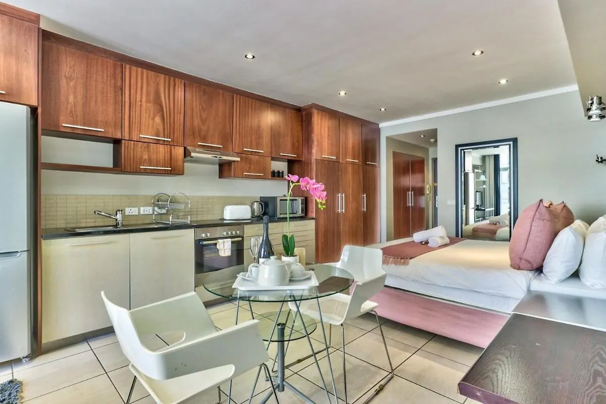 City Apartment, Close To V&A - Views, Wifi+Parking Cape Town South Africa