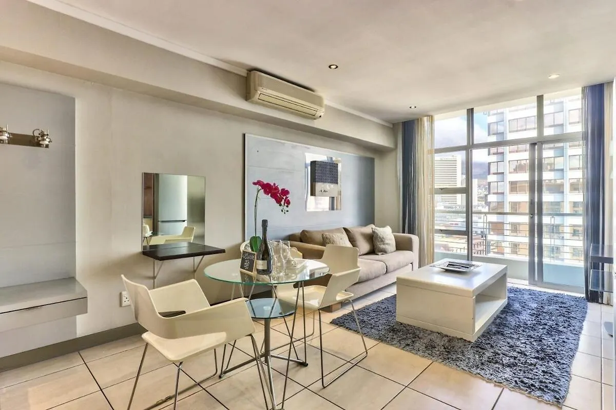 City Apartment, Close To V&A - Views, Wifi+Parking Cape Town Apartment