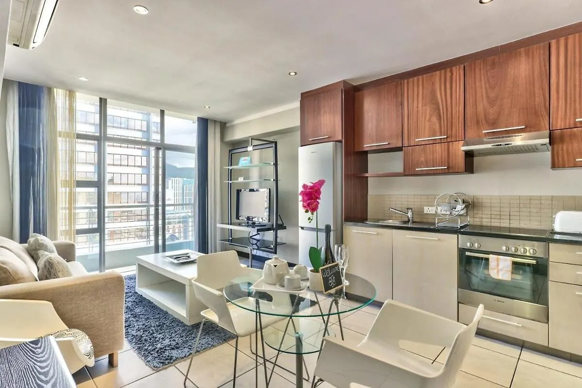 City Apartment, Close To V&A - Views, Wifi+Parking Cape Town 0*,