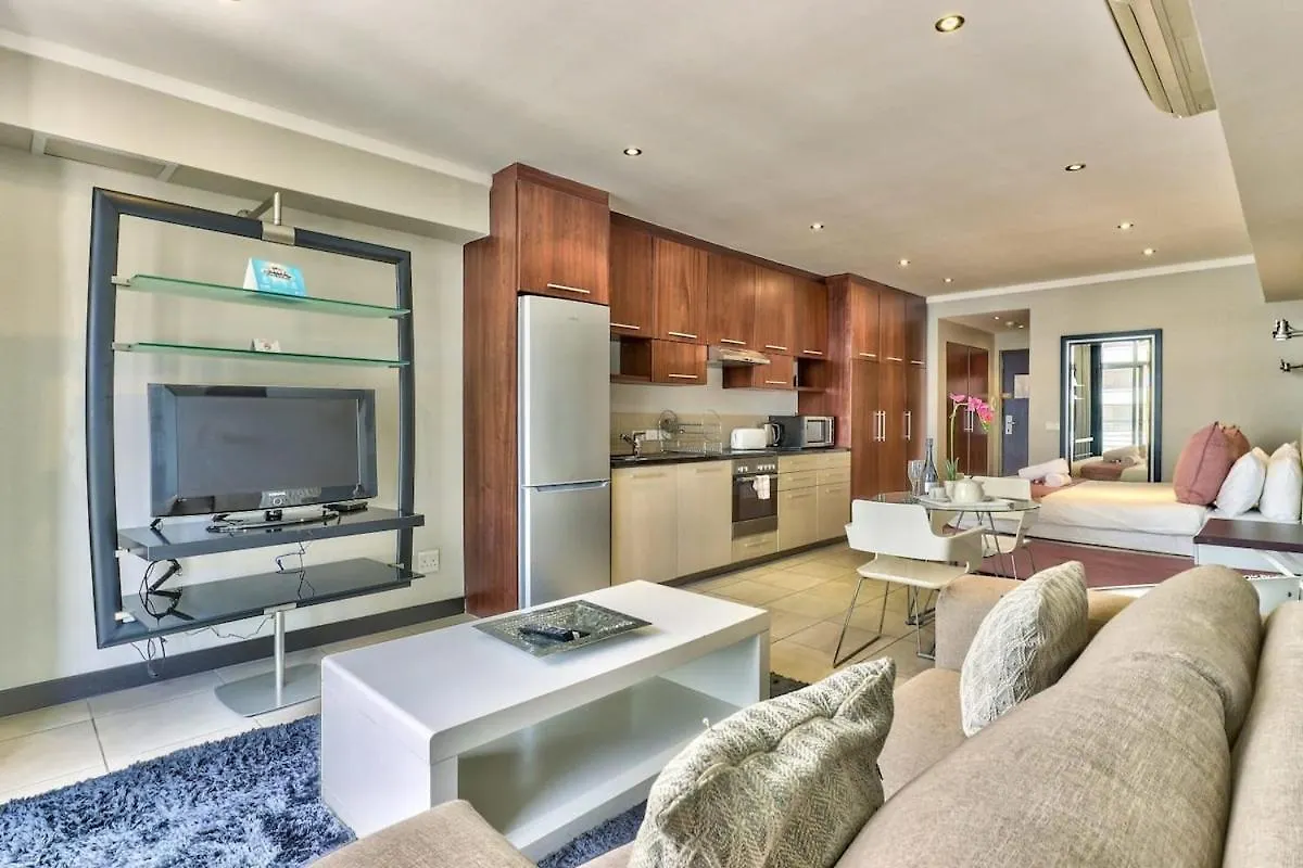 City Apartment, Close To V&A - Views, Wifi+Parking Cape Town